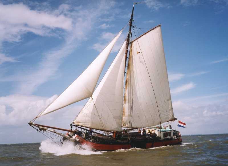 zeilen op IJsselmeer of Waddenzee met de Friese tjalk Vertrouwen - vaart niet meer vanuit Lemmer