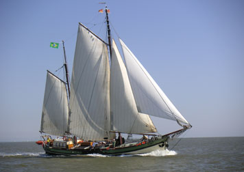 Segeln auf IJsselmeer oder Wattenmeer mit der Zweimastklipper Hoop Doet Leven ab Stavoren