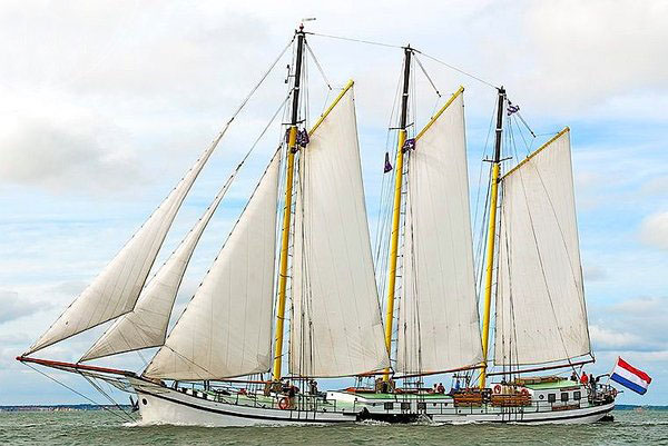 zeilen op IJsselmeer of Waddenzee met de driemastklipper Grote Beer vanuit Harlingen