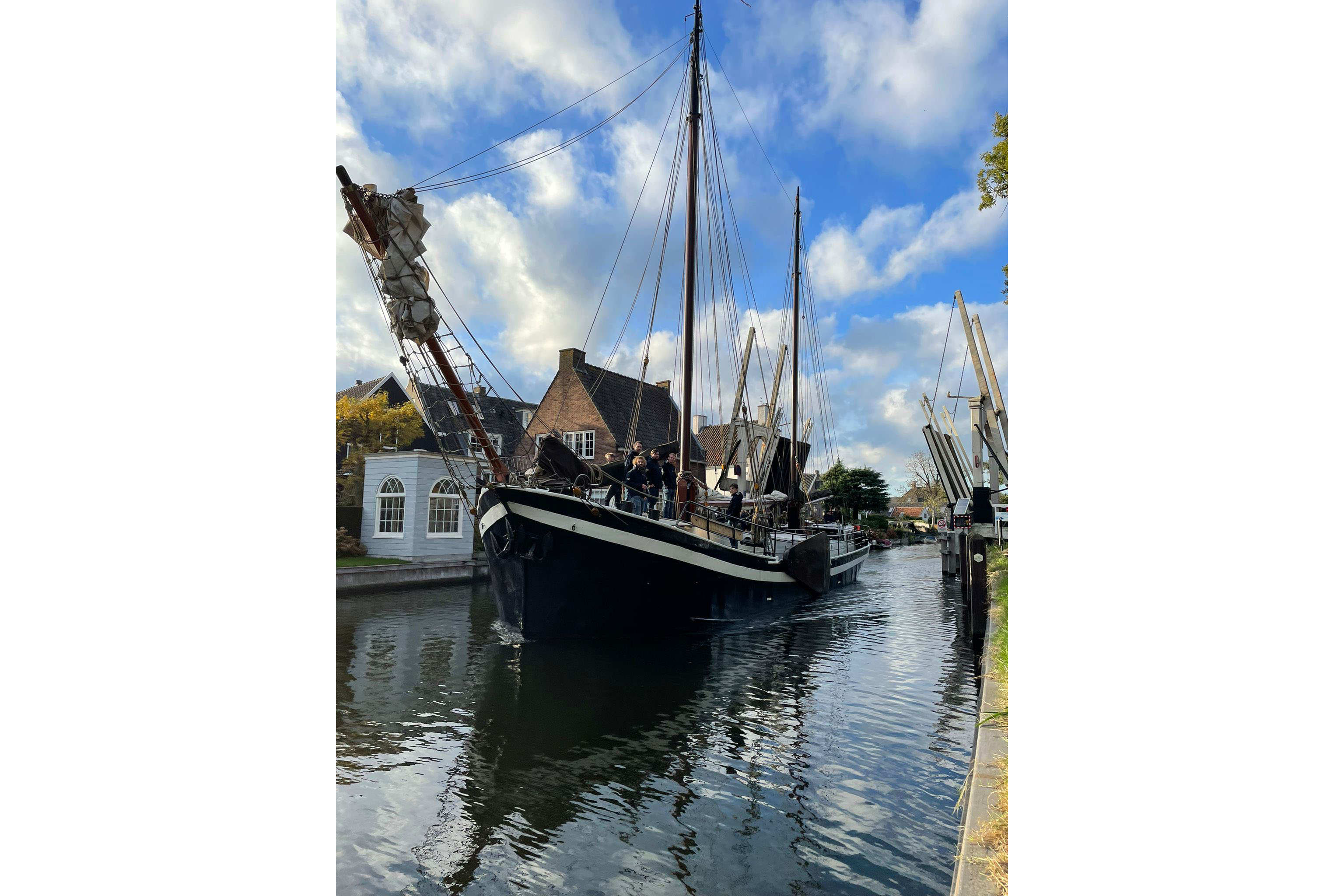 zeilen op IJsselmeer of Waddenzee met de tweemastklipper Twee Gebroeders vanuit Muiden