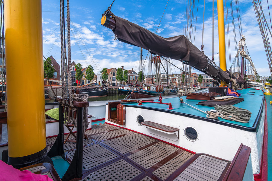 zeilen op IJsselmeer of Waddenzee met de tweemastlogger Zeemeeuw vanuit Harlingen