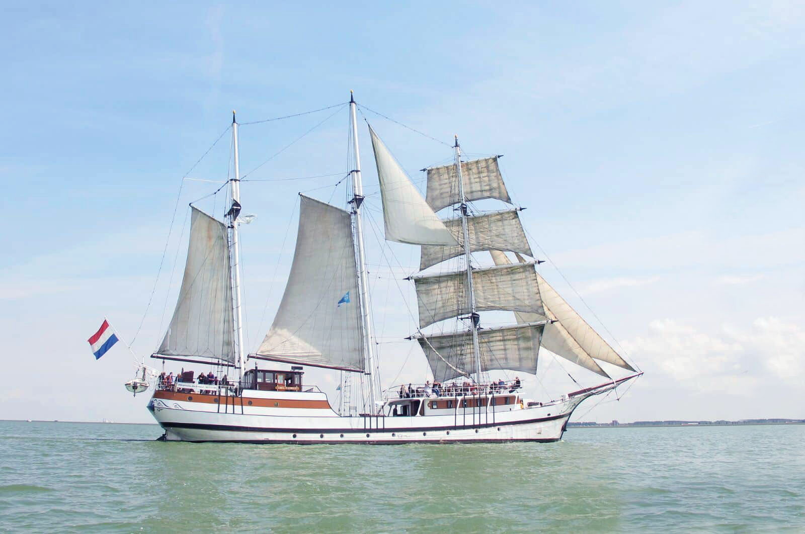 Schiff mieten auf IJsselmeer oder Wattenmeer : die Barkentine Abel Tasman ab Lelystad