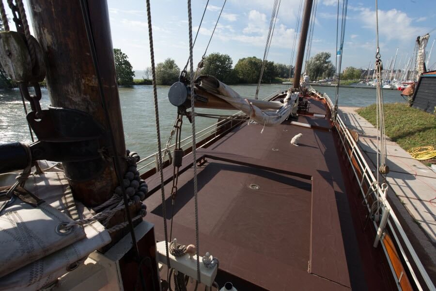 zeilen op IJsselmeer of Waddenzee met de stevenschip Arbeid Adelt vanuit Harlingen