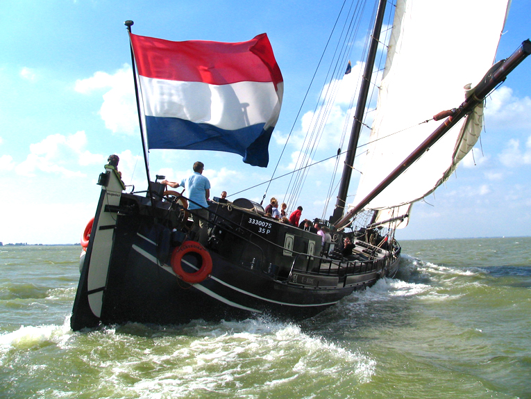 zeilen op IJsselmeer of Waddenzee met de stevenaak Egberdina vanuit Hoorn