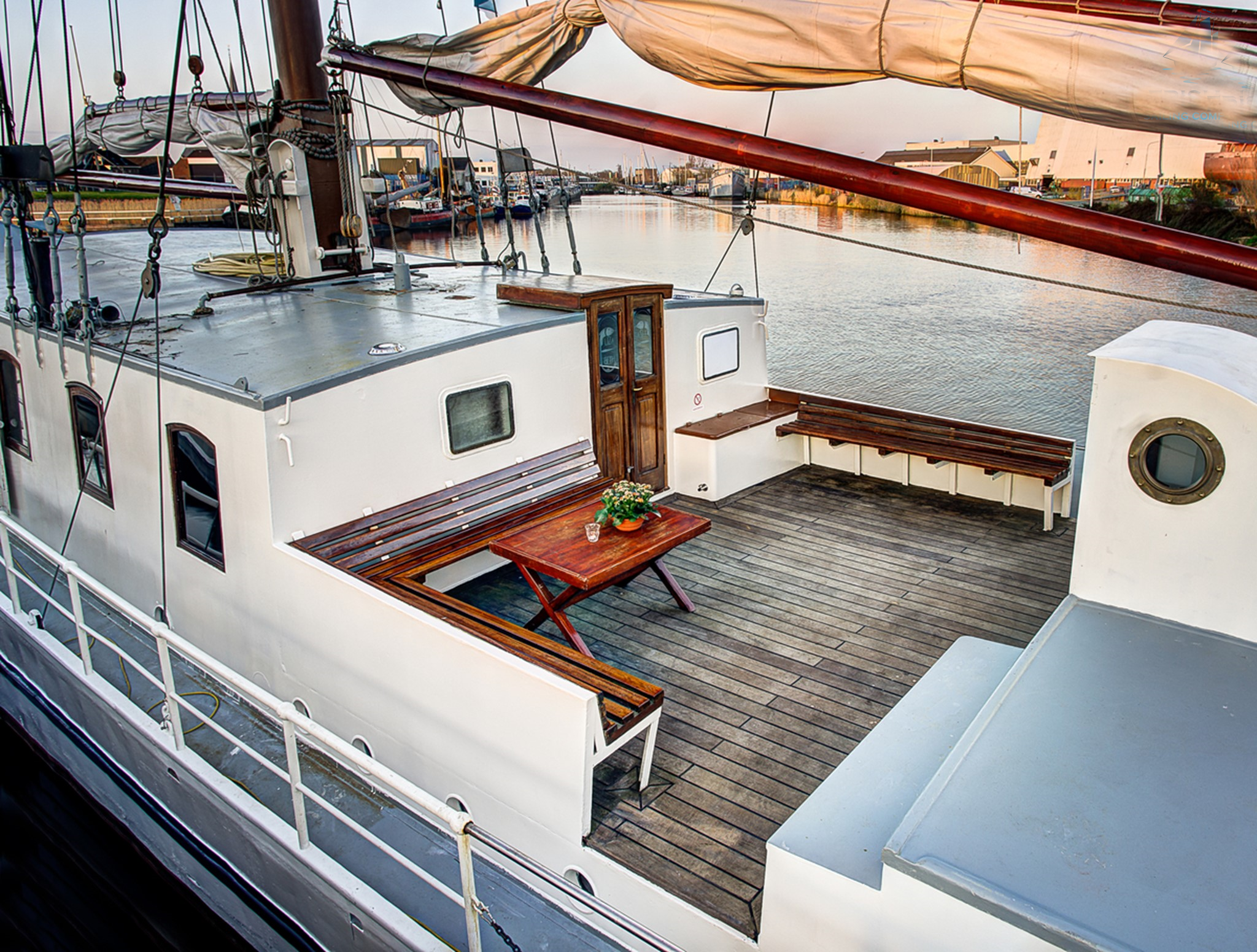 zeilen op IJsselmeer of Waddenzee met de zeeuwse klipper Elizabeth vanuit Lemmer