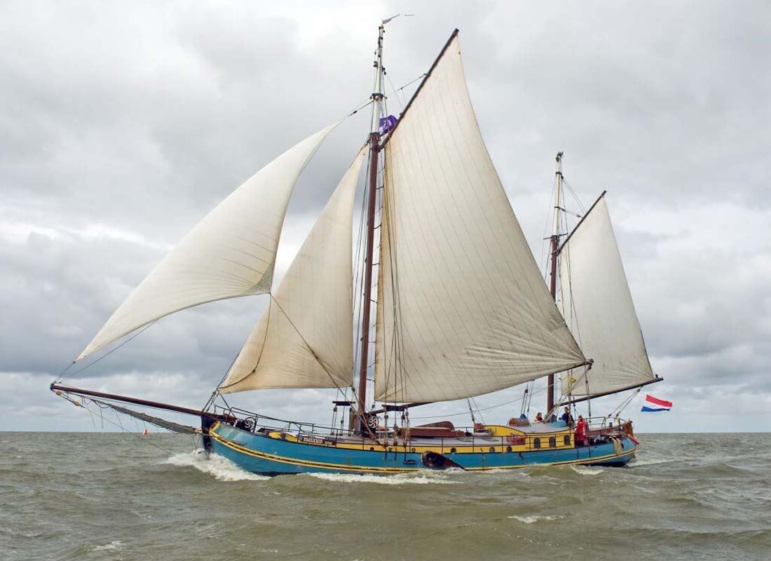 zeilen op IJsselmeer of Waddenzee met de tweemasttjalk Mallejan vanuit Harlingen