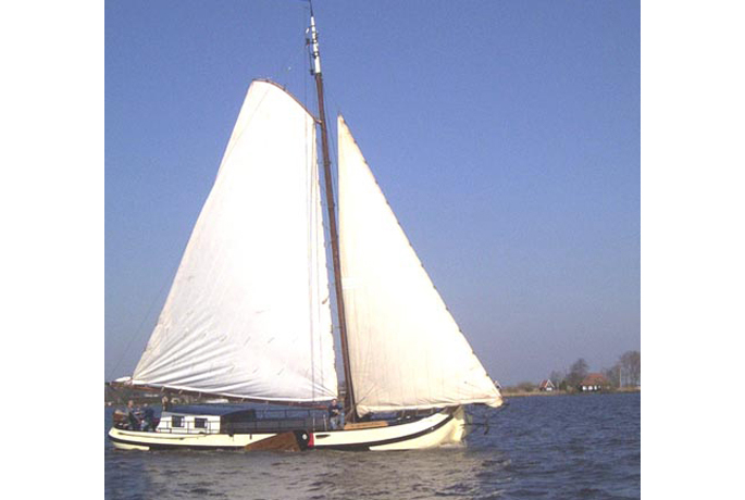 Segeln auf IJsselmeer oder Wattenmeer mit der Skutsje Nijverheid ab Grou