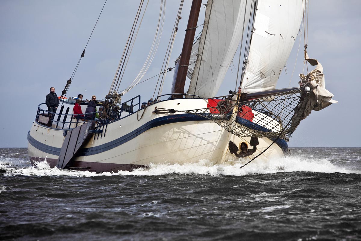 zeilen op IJsselmeer of Waddenzee met de oostzeetjalk Noordfries vanuit Harlingen