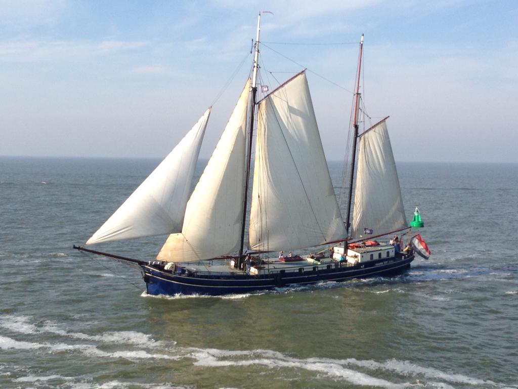 zeilen op IJsselmeer of Waddenzee met de tweemastklipper Poolster vanuit Harlingen