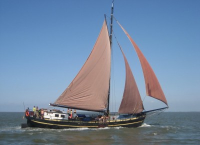 zeilen op IJsselmeer of Waddenzee met de eenmastklipper Risico vanuit Harlingen