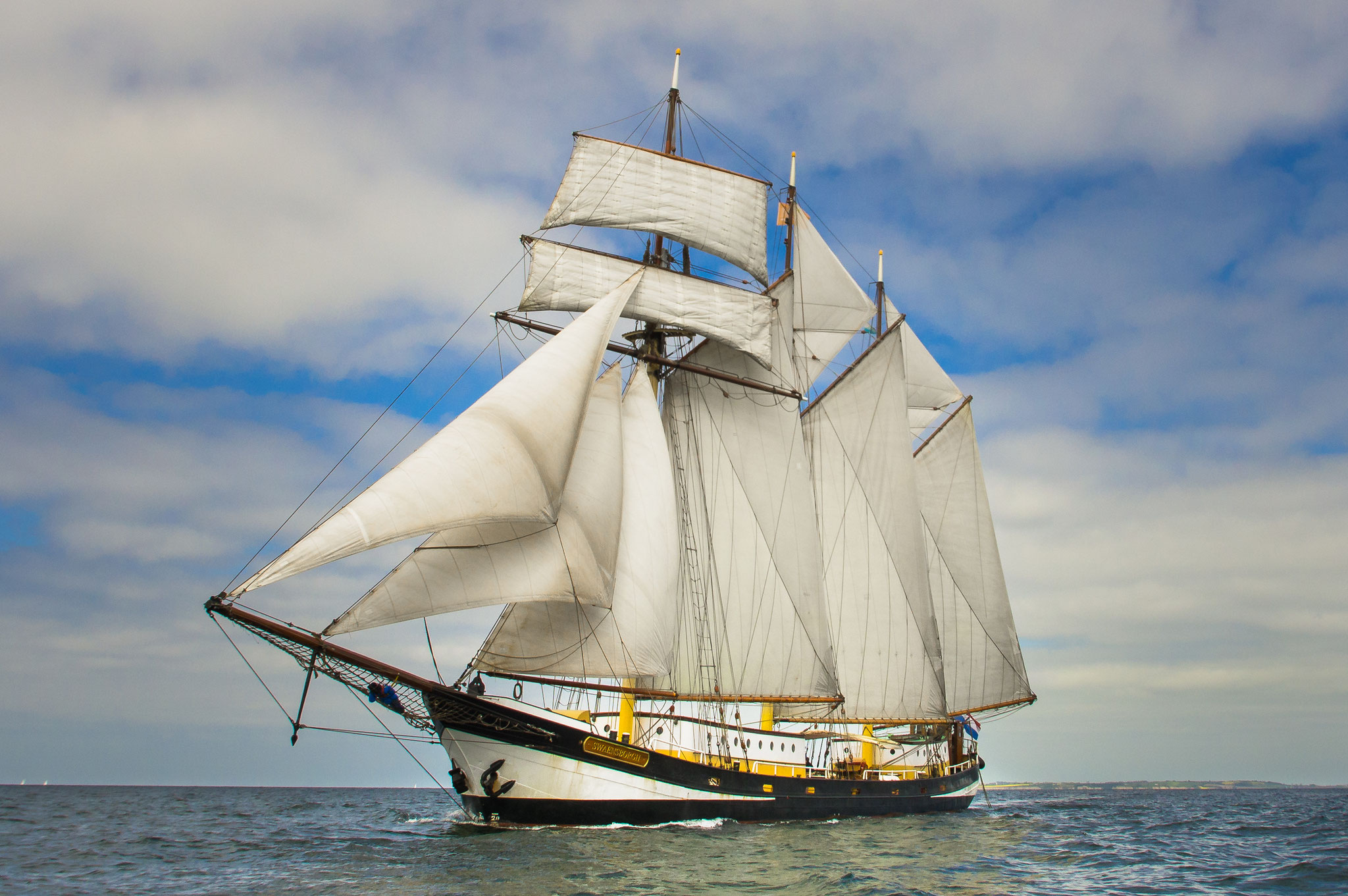 zeilen op IJsselmeer of Waddenzee met de topzeilschoener Swaensborgh vanuit Kiel