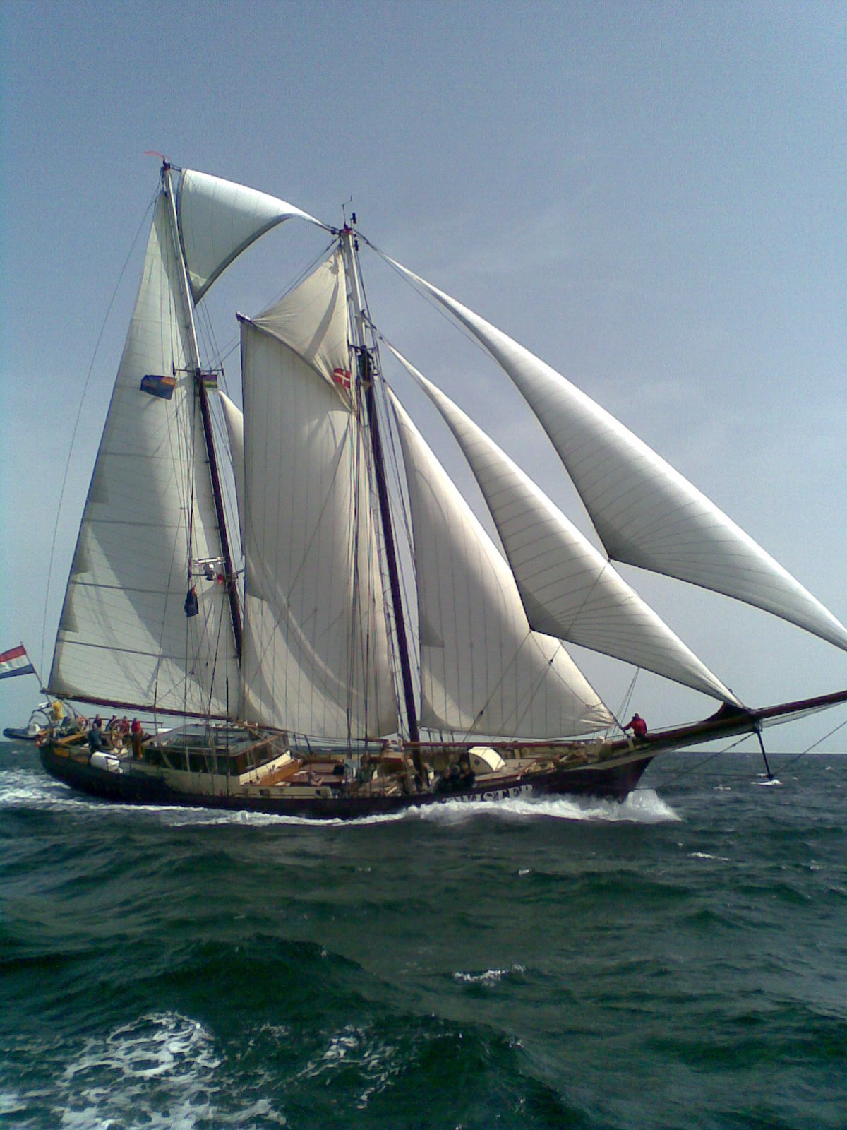 zeilen op IJsselmeer of Waddenzee met de tweemastschoener Twister vanuit Kiel