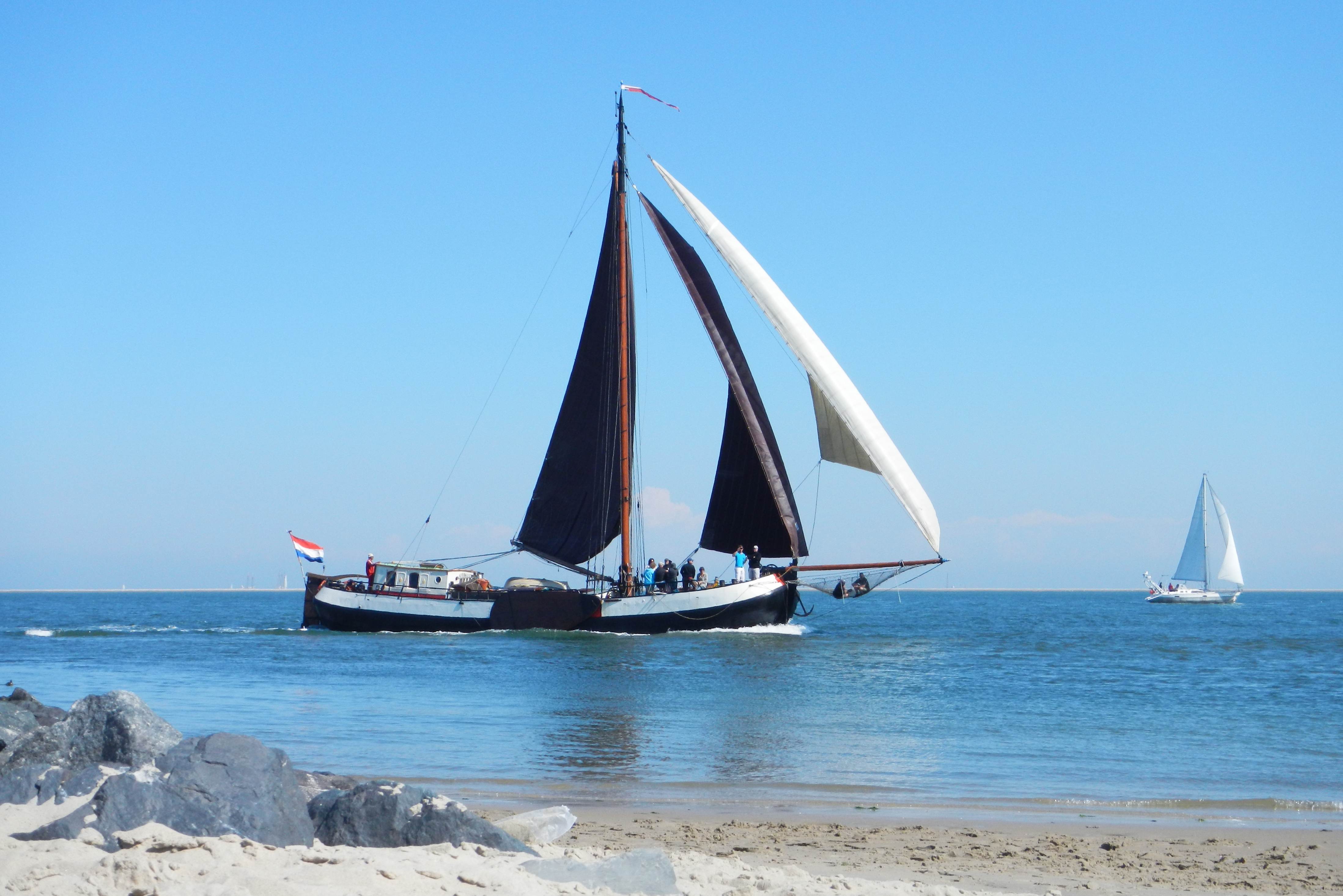 zeilen op IJsselmeer of Waddenzee met de tjalk Voorwaarts vanuit Stavoren