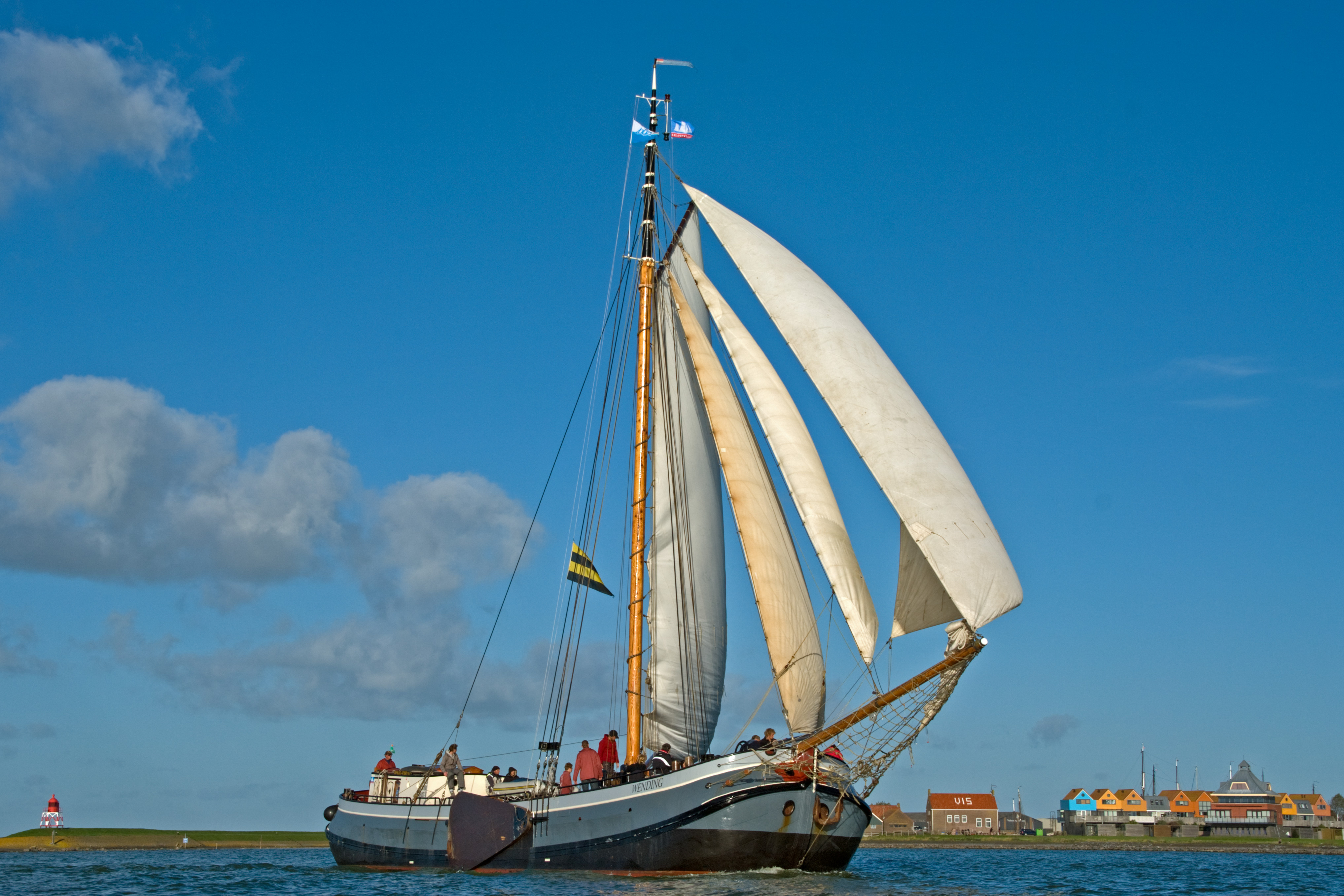 zeilen op IJsselmeer of Waddenzee met de eenmasttjalk Wending vanuit Stavoren